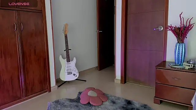 Angel-Fox- online show from October 28, 4:35 pm