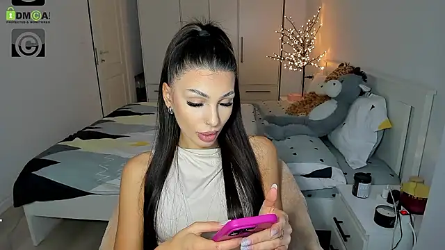 HelenShawn online show from January 15, 8:48 pm