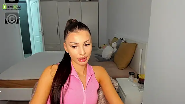 Snapshot of HelenShawn chatting on October 20, 8:23 pm HelenShawn online show from October 20, 8:23 pm