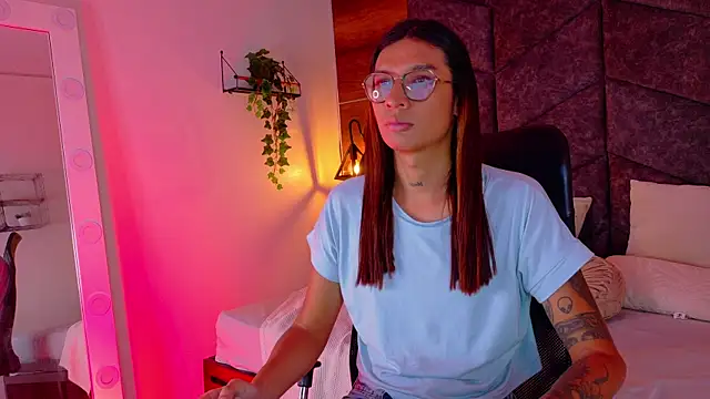 LauraaGomezz   online show from October 16, 7:38 pm