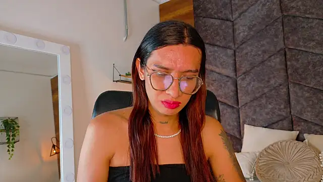 LauraaGomezz   online show from September 27, 8:27 pm