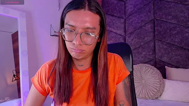 LauraaGomezz   online show from September 25, 7:55 pm