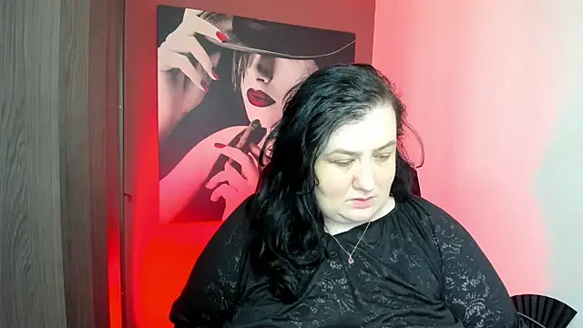 QueenOfHaze online show from July 22, 11:00 am