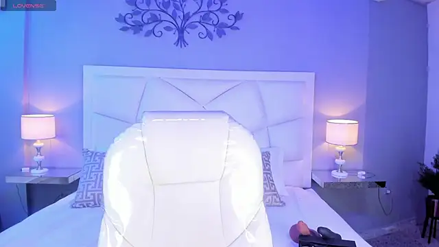 Snapshot of ZoeySnow chatting on October 9, 12:31 pm ZoeySnow online show from October 9, 12:31 pm