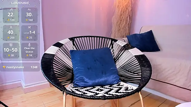 Snapshot of alana_rossetti chatting on October 12, 1:13 pm alana rossetti online show from October 12, 1:13 pm