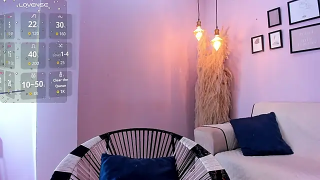 Snapshot of alana_rossetti chatting on October 2, 12:21 pm alana rossetti online show from October 2, 12:21 pm