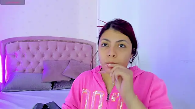 Kendall  Fox online show from October 17, 5:21 am