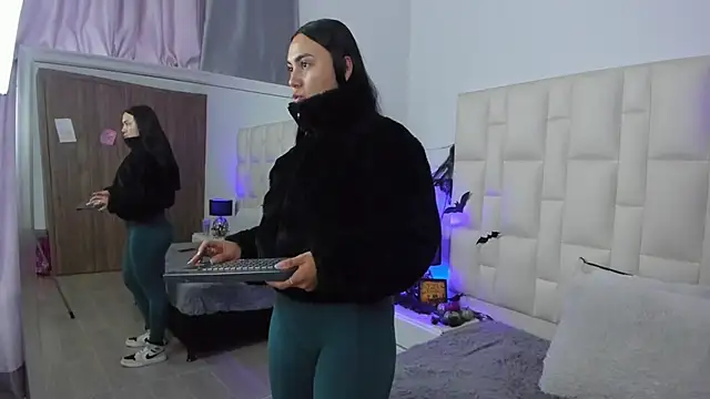 Ariana rouse online show from October 27, 4:02 pm