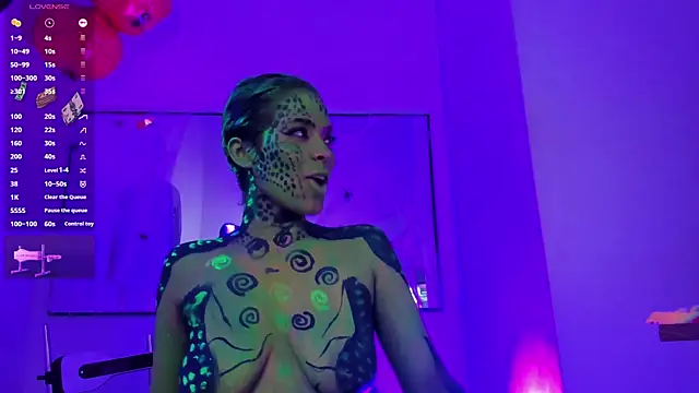 Snapshot of AnaChernova chatting on October 31, 12:20 pm AnaChernova online show from October 31, 12:20 pm