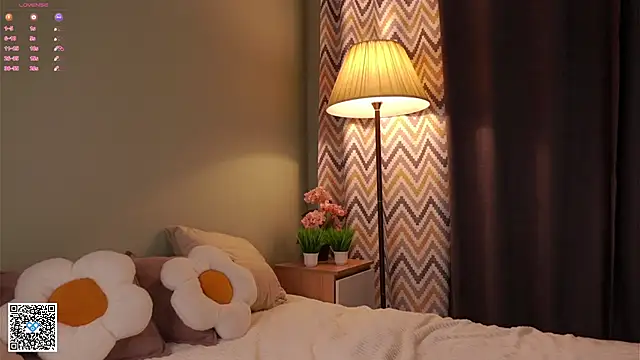 Snapshot of DarelleFare chatting on October 5, 11:37 am DarelleFare online show from October 5, 11:37 am