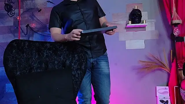 Snapshot of AngeloandEdward chatting on October 27, 7:41 pm AngeloandEdward online show from October 27, 7:41 pm