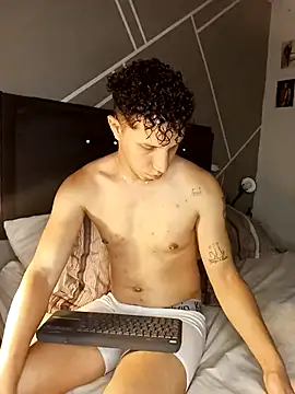 Snapshot of AngeloandEdward chatting on October 3, 5:07 pm AngeloandEdward online show from October 3, 5:07 pm