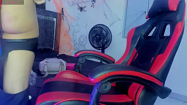 Snapshot of Nicol_TransGirl chatting on October 30, 4:04 am Nicol TransGirl online show from October 30, 4:04 am