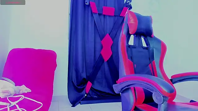 Snapshot of Nicol_TransGirl chatting on October 7, 4:17 am Nicol TransGirl online show from October 7, 4:17 am