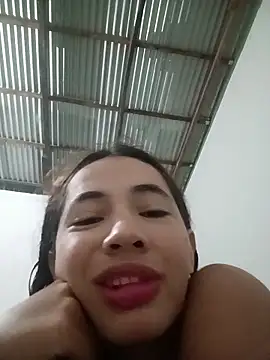 Snapshot of -Nicol chatting on October 18, 10:29 am -Nicol online show from October 18, 10:29 am