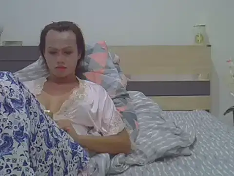 Snapshot of TSCHERRYANDPINKY chatting on October 22, 5:29 pm TSCHERRYANDPINKY online show from October 22, 5:29 pm