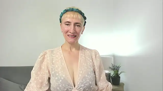 MargaretMilf69 online show from September 20, 12:14 pm