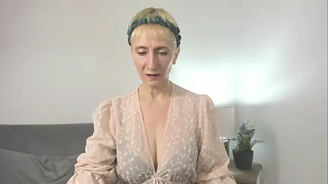 MargaretMilf69 online show from October 27, 4:13 pm