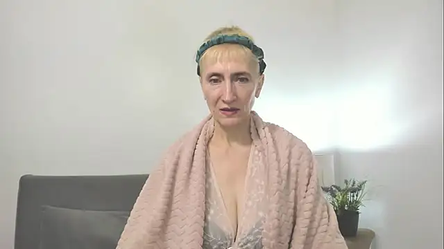 MargaretMilf69 online show from October 10, 12:32 pm