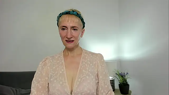 MargaretMilf69 online show from September 13, 12:13 pm