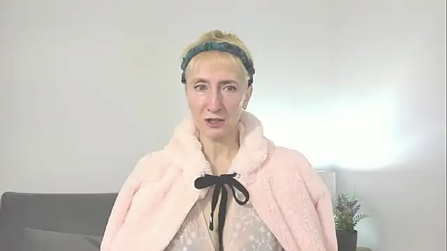 MargaretMilf69 online show from November 3, 7:23 am