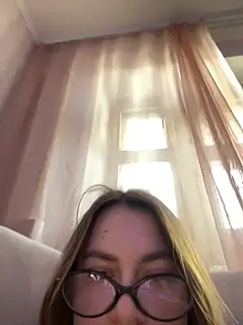 DearAlise online show from March 11, 11:14 am