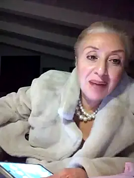 divinaerotica online show from December 17, 9:52 pm