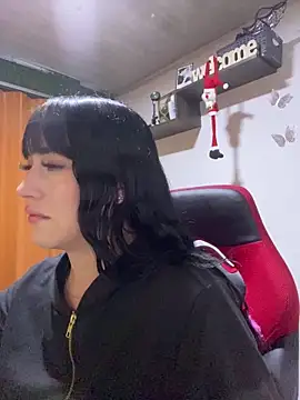 Melody rousse  online show from December 3, 8:00 pm