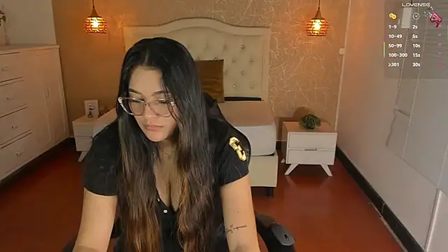 Snapshot of Hadley_ chatting on October 28, 3:01 am Hadley online show from October 28, 3:01 am