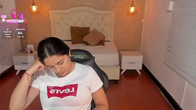 Hadley  online show from December 16, 3:12 am