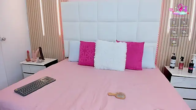 Mia greco  online show from October 17, 8:12 pm