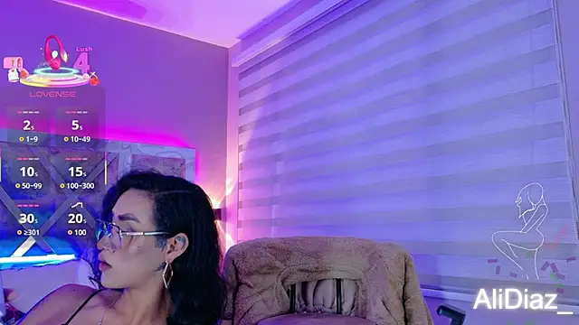 Snapshot of AliDiaz_ chatting on September 11, 1:55 pm AliDiaz online show from September 11, 1:55 pm