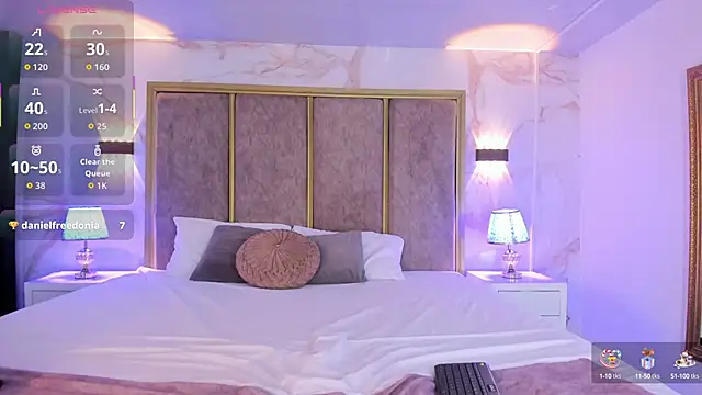 Snapshot of AliDiaz_ chatting on September 10, 1:44 pm AliDiaz online show from September 10, 1:44 pm