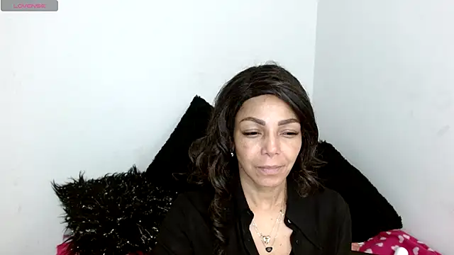 Snapshot of Lunasquirt1985 chatting on October 23, 5:52 pm Lunasquirt1985 online show from October 23, 5:52 pm