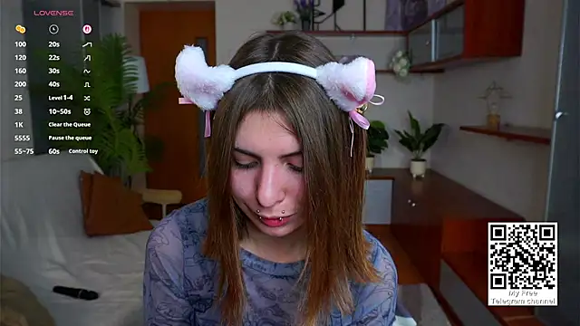 ErlinaBuoy online show from November 14, 7:19 am