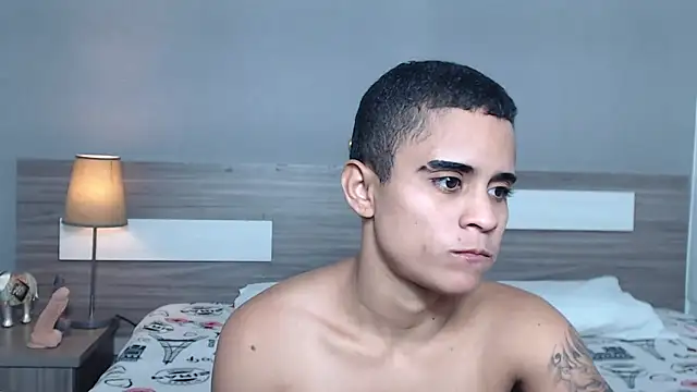 Snapshot of Liiamthompson chatting on October 6, 1:06 pm Liiamthompson online show from October 6, 1:06 pm