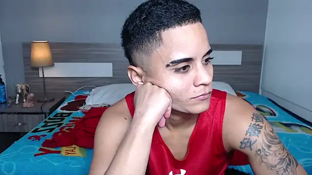 Snapshot of Liiamthompson chatting on October 16, 11:35 am Liiamthompson online show from October 16, 11:35 am