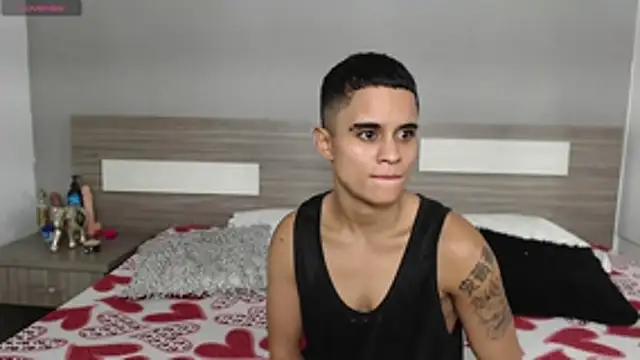 Snapshot of Liiamthompson chatting on October 22, 3:22 am Liiamthompson online show from October 22, 3:22 am