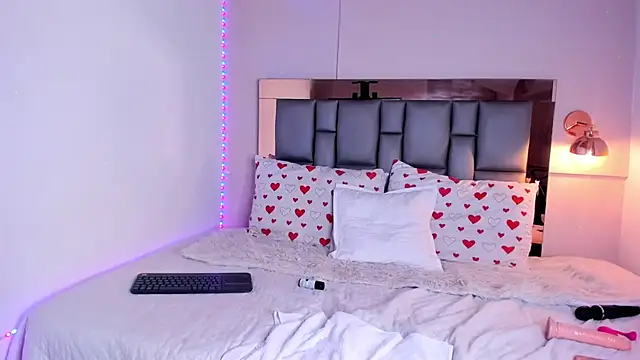 SofiArias online show from September 20, 11:36 pm