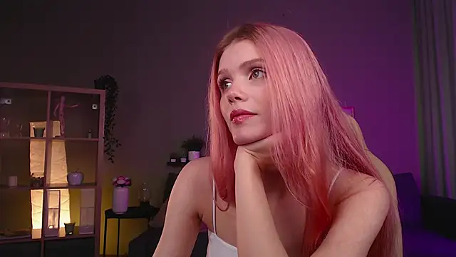 Snapshot of Gretchen_Mol chatting on October 7, 7:46 am Gretchen Mol online show from October 7, 7:46 am