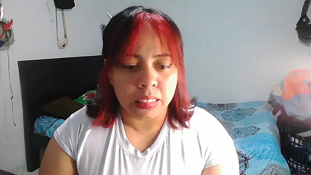 Snapshot of alexandraluv chatting on October 30, 2:14 am alexandraluv online show from October 30, 2:14 am