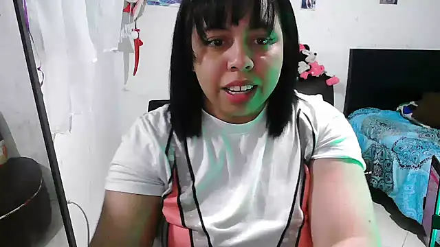 Snapshot of alexandraluv chatting on October 16, 10:12 pm alexandraluv online show from October 16, 10:12 pm