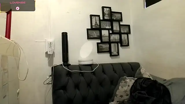 MirandaLatinaLovely online show from March 23, 6:03 pm