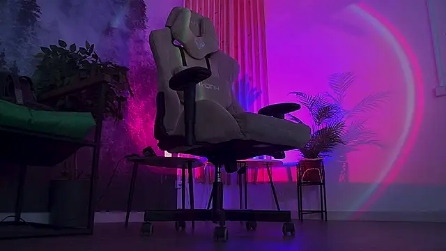 MilaStoyne online show from January 18, 7:04 am