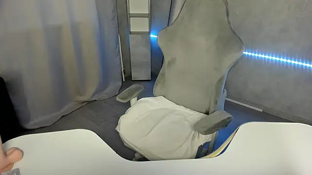 Jenny Jimmy online show from September 24, 8:13 am