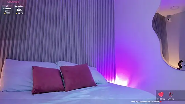 Snapshot of alessia_leroy chatting on October 25, 8:59 pm alessia leroy online show from October 25, 8:59 pm