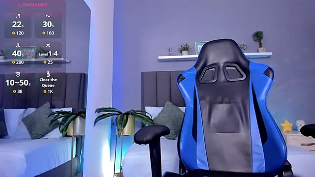 Snapshot of alessia_leroy chatting on September 17, 7:34 pm alessia leroy online show from September 17, 7:34 pm