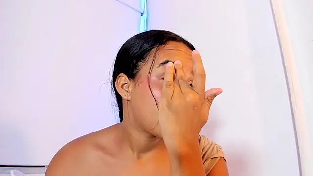 Roxy Stonee online show from December 22, 7:50 pm