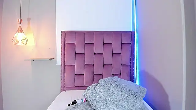 Roxy Stonee online show from March 12, 8:11 pm