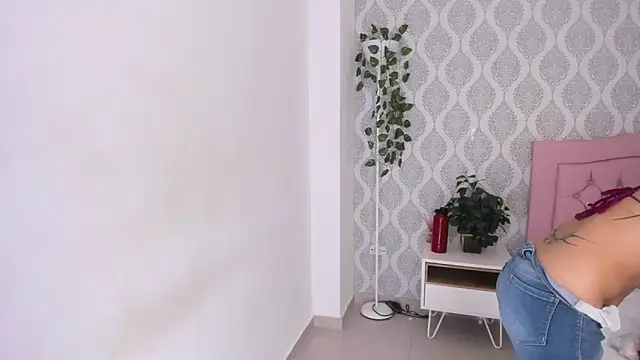 ada sienna online show from September 25, 12:04 pm